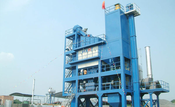 廣州路翔股份瀝青攪拌站輸送瀝青選用遠東瀝青保溫泵案例